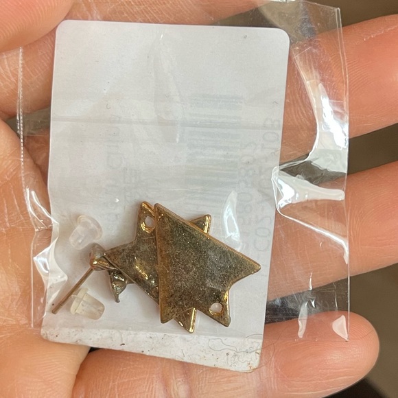 🔴 NWT Bundle 4 Pair Earrings Triangle & Circle Set Earrings Jewelry - Picture 6 of 6